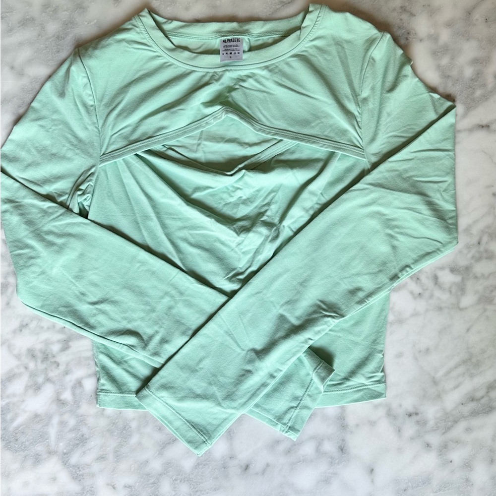 Alphalete Keyhole top